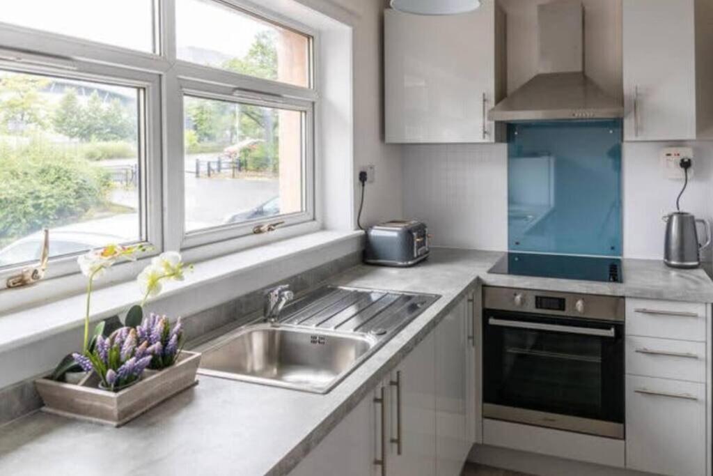 Cosy 1 Bed With Parking In City Centre Lejlighed Glasgow Eksteriør billede