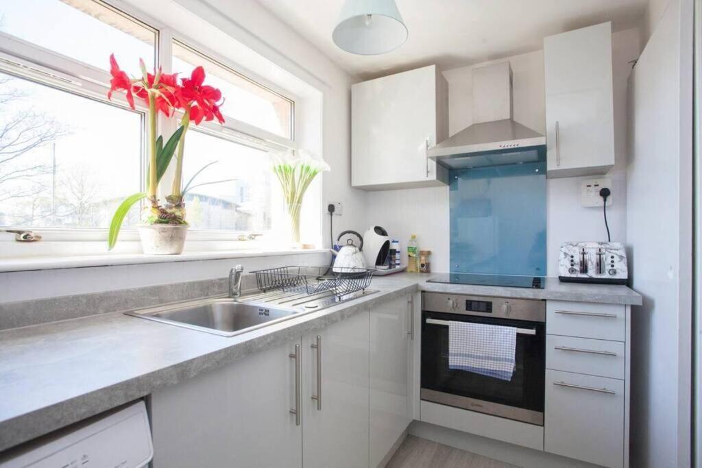 Cosy 1 Bed With Parking In City Centre Lejlighed Glasgow Eksteriør billede
